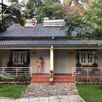 Bungalow with Garden View