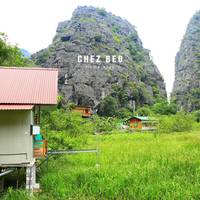 Bungalow with Mountain View