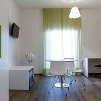 Deluxe Studio