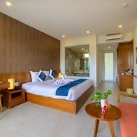 Deluxe Double or Twin Room with Balcony and Countryside View