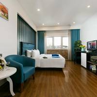 Family Room with City View 
