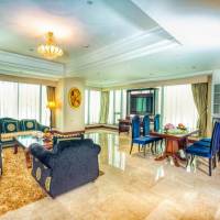Plaza Suite