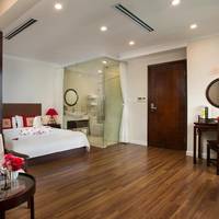Honeymoon Suite with City View