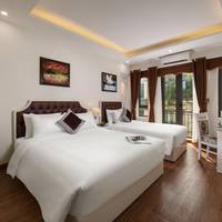 Executive Triple Room with Balcony 