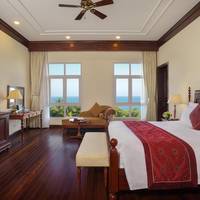 Panoramic View Room King Bed