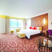 Grand King Suite - Free 1 Way Airport Transfer & Foot Massage Voucher