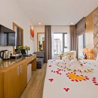 Deluxe Double Room with City View