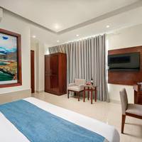 Deluxe Room (2 Adults + 1 Child)
