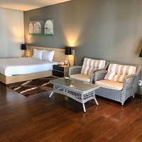 Villa Three-Bedroom (King Bed Only)