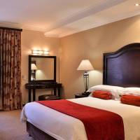 Executive Room with Queen Bed