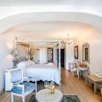 Honeymoon Suite - 1st Floor