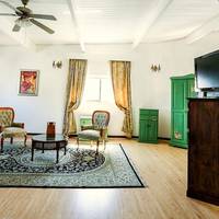 Annex - Large mountain-facing suite
