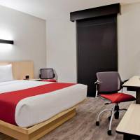 Standard Room with One Queen Bed
