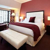 Classic King Room with Montreal View