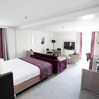 Junior Suite with Lounge Access