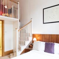  Mezzanine Suite
