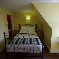 Double Room with Shared Bathroom Facilities