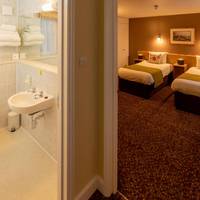 Twin Bedroom