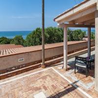 One-Bedroom House with Garden View