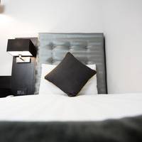 Single Room with private toilet and shower