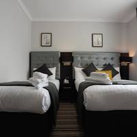 Triple Room with private toilet and shower