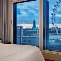 Studio Double Room with London Eye View