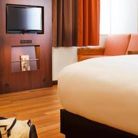 Standard Room with 1 Double Bed + 1 Single Bed