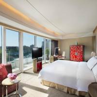 King Executive Room with Access to Executive Lounge