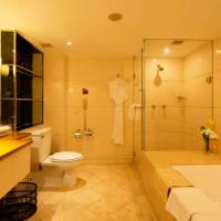 1 King 1 Bedroom Suite Living Area City View