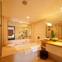 1 King Bed 1 Bedroom Suite Living Area