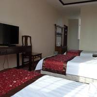 Family Room (3 Adults)