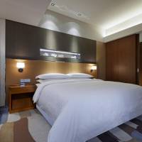 Premier King Bed Room, Guest room, 1 King, City view