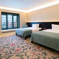 Grand Deluxe Twin Room