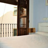 Single Room with Shared Bathroom
