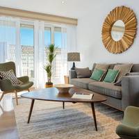 Deluxe Apartment with Terrace