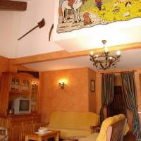 Cottage (8 Adults)
