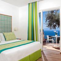 Deluxe Double or Twin Room with Sea View
