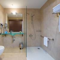 Room #9072923