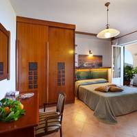 Triple Room with Sea View