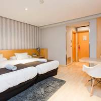 Room #9336918