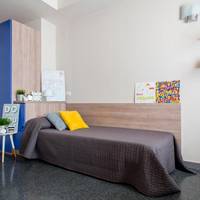 2 Connecting Rooms