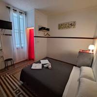 Standard Twin Room with Shared Bathroom
