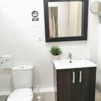 Basic Single Room with Shared Bathroom
