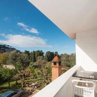 Deluxe Queen Room with Balcony