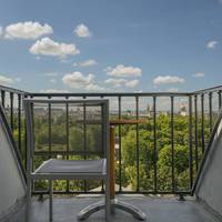 Queen Room with View