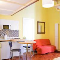 Studio with Balcony - Split Level