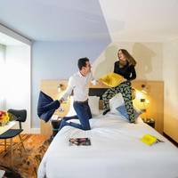Superior Room with Queen Bed