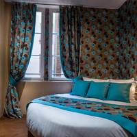 Double Room with Round Bed