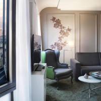 Junior Suite with Breakfast & Eiffel Tower View