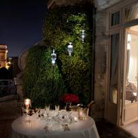 Arc de Triomphe Suite